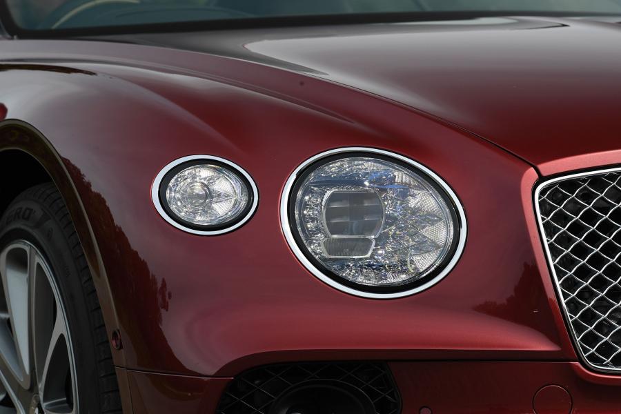 Детали экстерьера Bentley Continental GT 2018 года  (UK) (фото 29 из 40)
